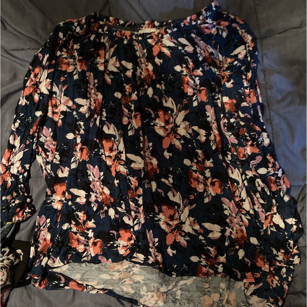 Long sleeve shirt with flowers